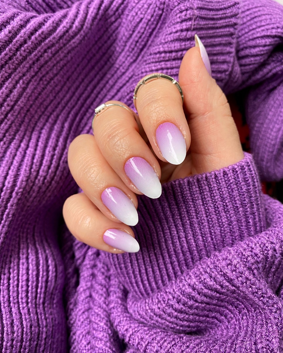 Nails with dreamlike lavender color.